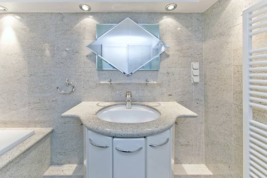 Neugestaltung eines Badezimmers in Granit.