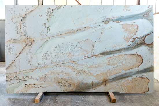 Natursteinplatten in großer Auswahl