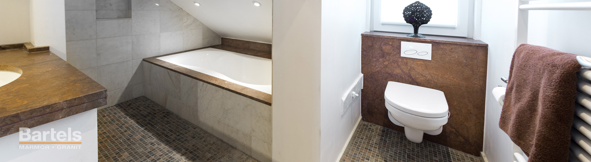 Kleines Badezimmer aus Naturstein in Pinneberg